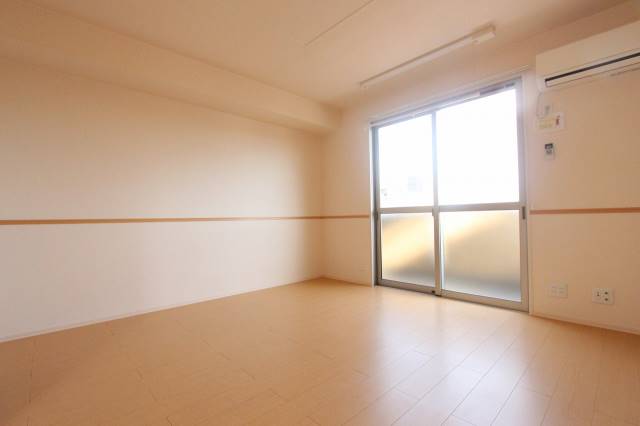 居室・リビング　※３０３号室の写真です