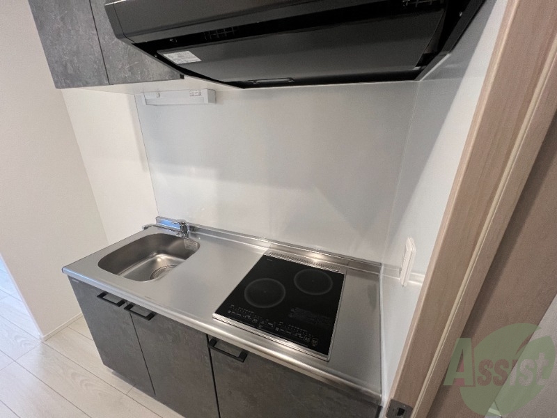 キッチン　キッチンは、システムキッチンです。調理台も広いです