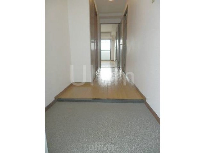 玄関　他の部屋の写真です