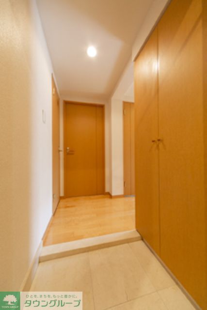 玄関　※写真は同タイプ住戸です。