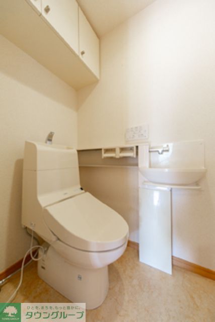 トイレ　※写真は同タイプ住戸です。