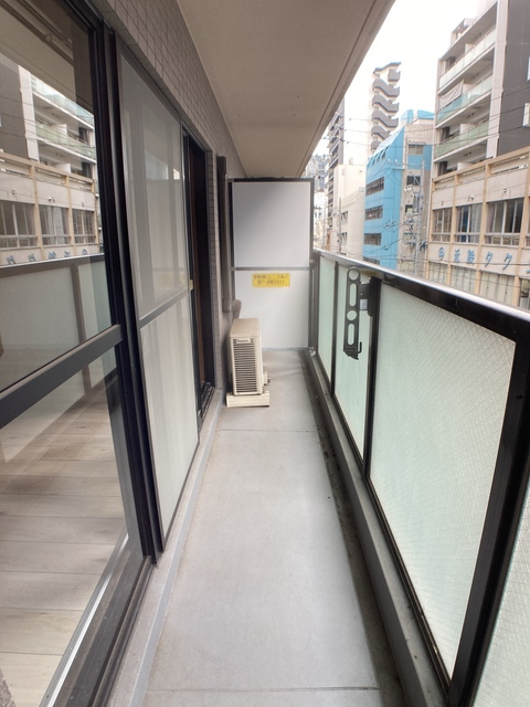 バルコニー　晴れた日はお洗濯物がよく乾きそうです