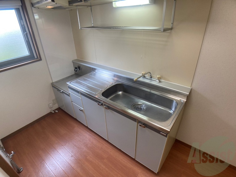 キッチン　キッチンです。ご自身でコンロを設置していただけます。