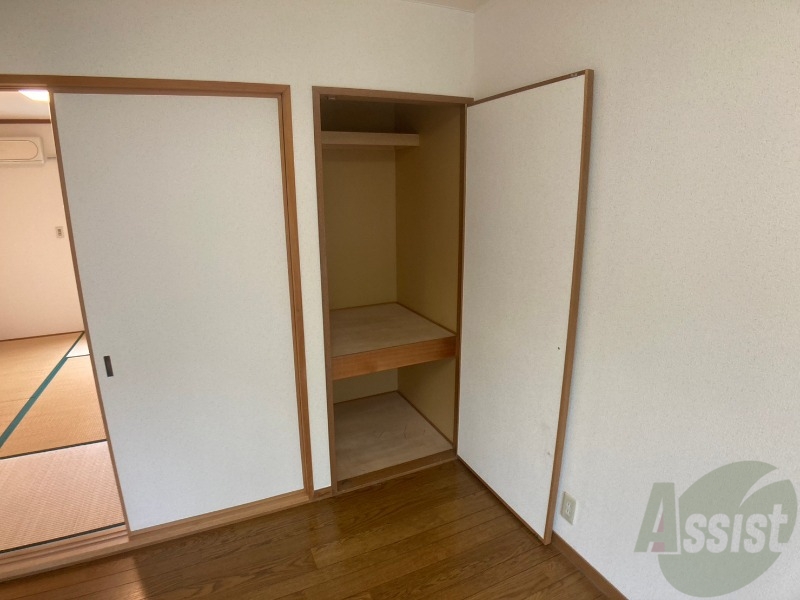 収納　寝室には収納があります。すっきり片づけましょう！