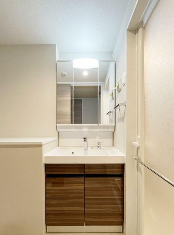 洗面設備　同タイプ別部屋のお写真です