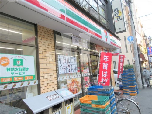 コンビニ　セブンイレブン北区滝野川6丁目（コンビニ）まで244m
