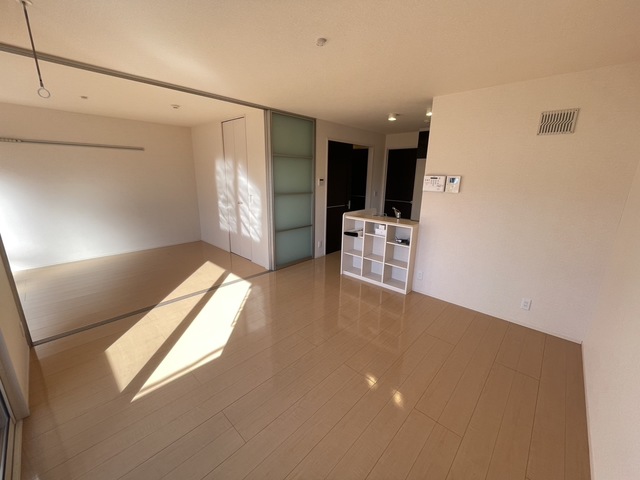 居室・リビング　別部屋参考写真です