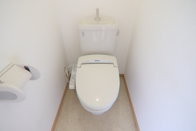 トイレ　※別室の参考写真の為、現況優先です。