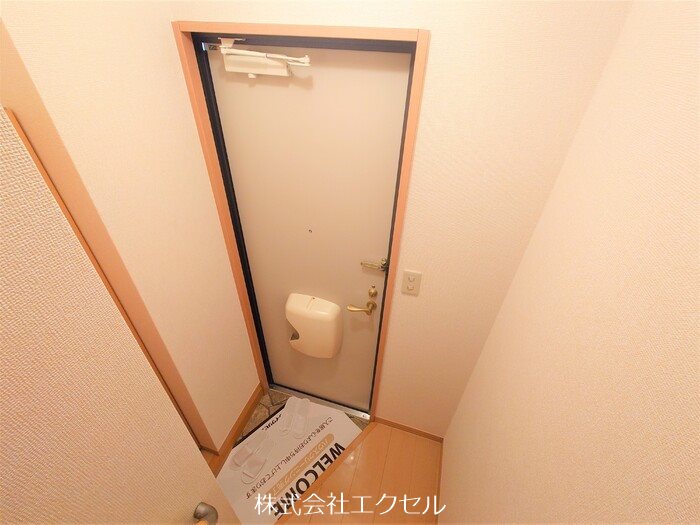 玄関　シューズBOX完備の玄関です。