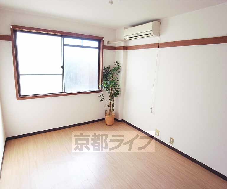 居室・リビング　きれいなお部屋です