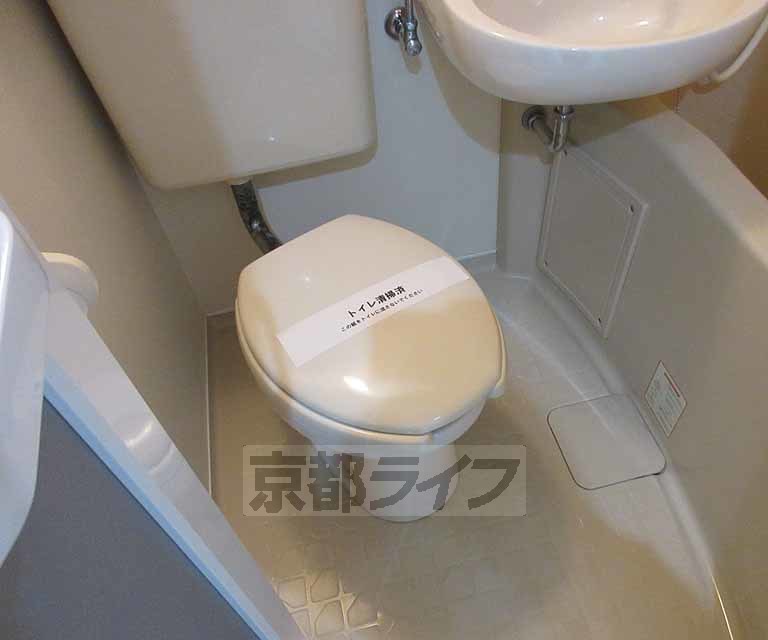 トイレ　清潔感のあるトイレです