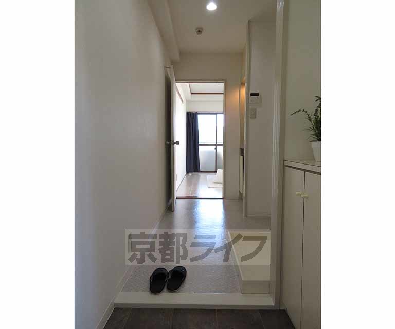 その他部屋・スペース　開放的な廊下です