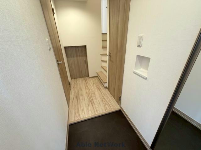 玄関　同型別号室