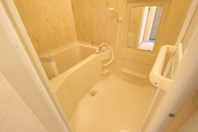 バス・シャワールーム　浴室