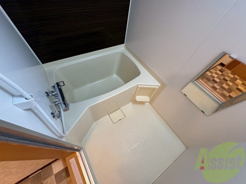 バス・シャワールーム　ユニットバスです。疲れを癒すのに欠かせませんね！