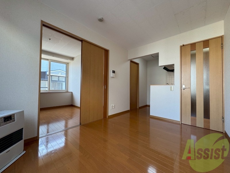 居室・リビング　広くてキレイなお部屋が広がっていて、充実した生活が送れそう。