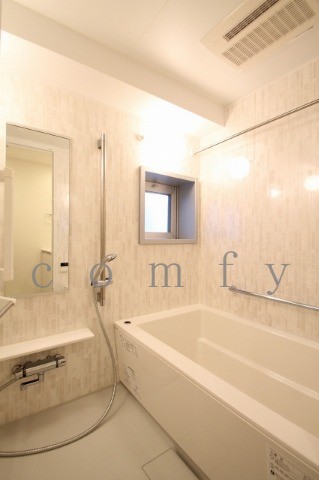 バス・シャワールーム　バスルーム