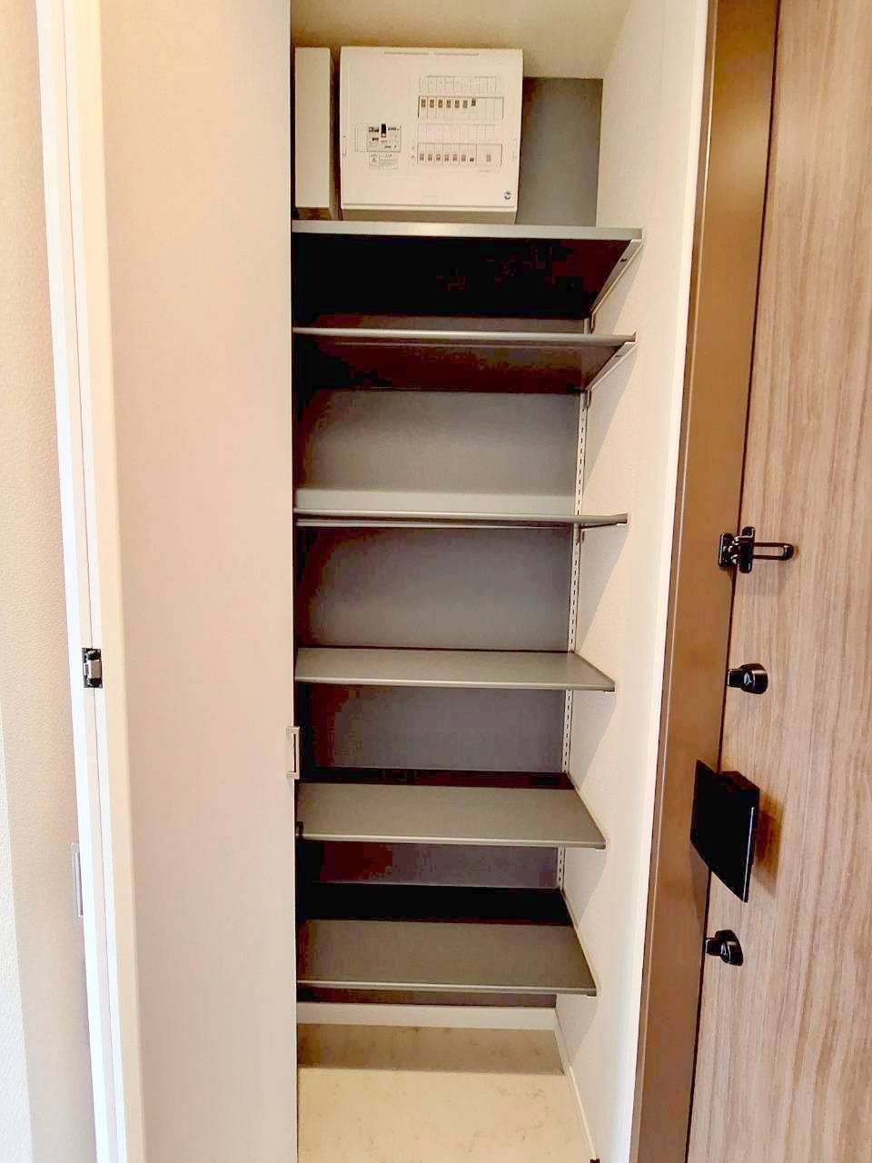 玄関　シューズボックス