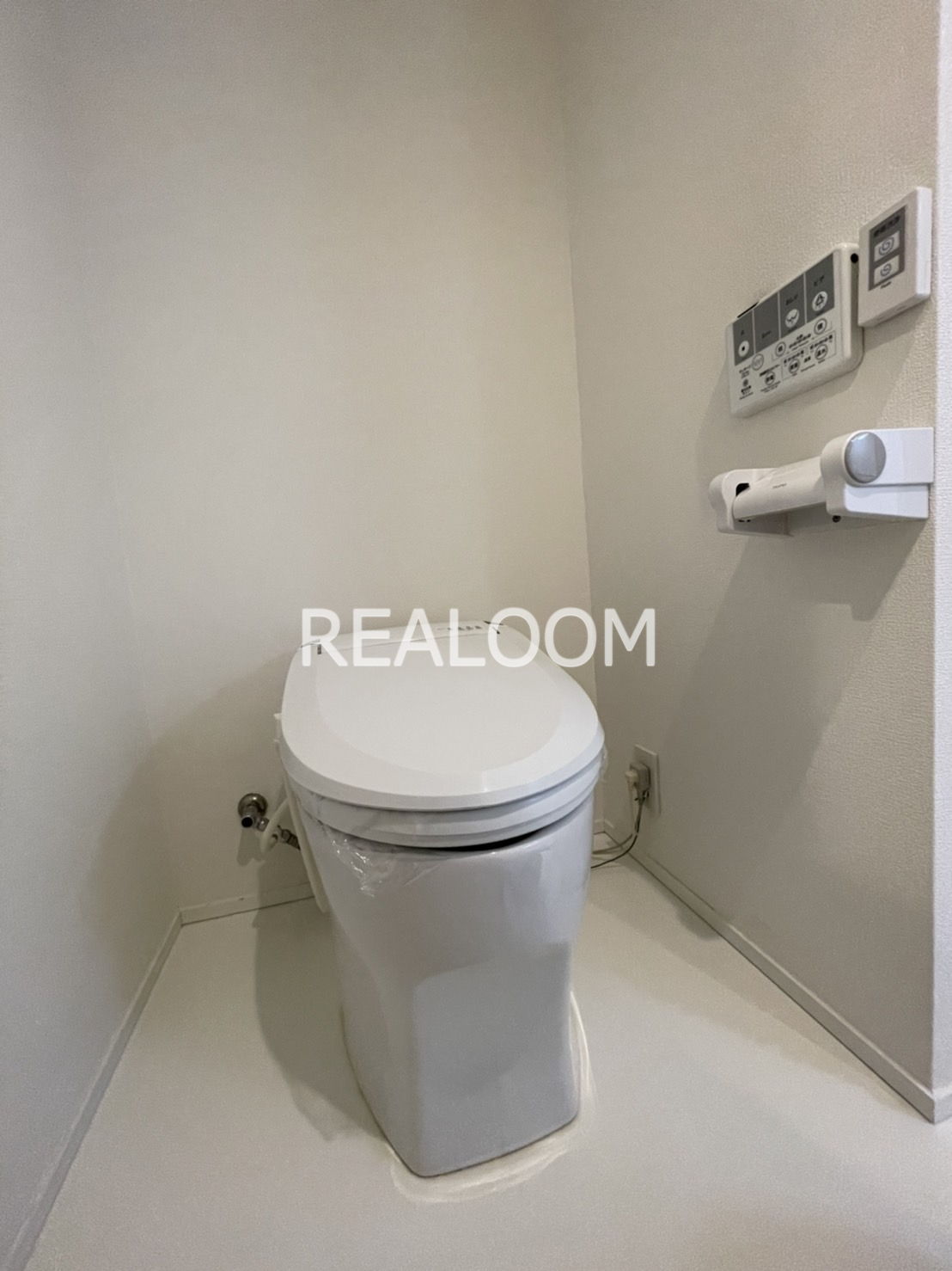 トイレ　写真と現況が異なる場合は現況を優先いたします。