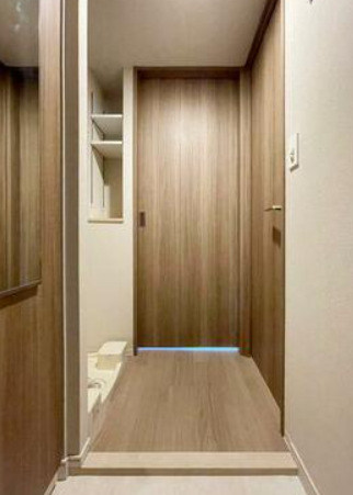 玄関　※別部屋の参考写真です。