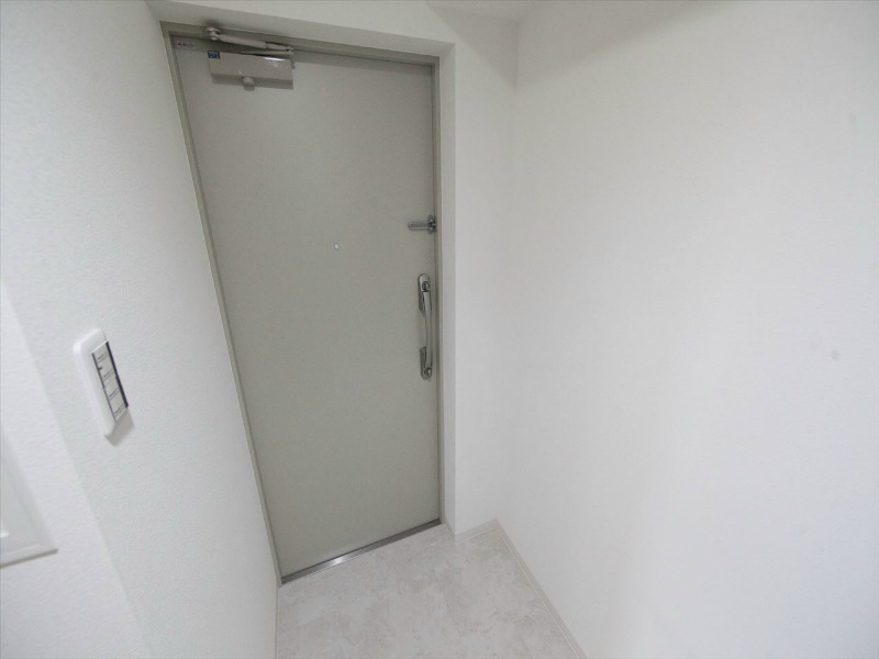 玄関　玄関　シューズボックス付（姿鏡付き）