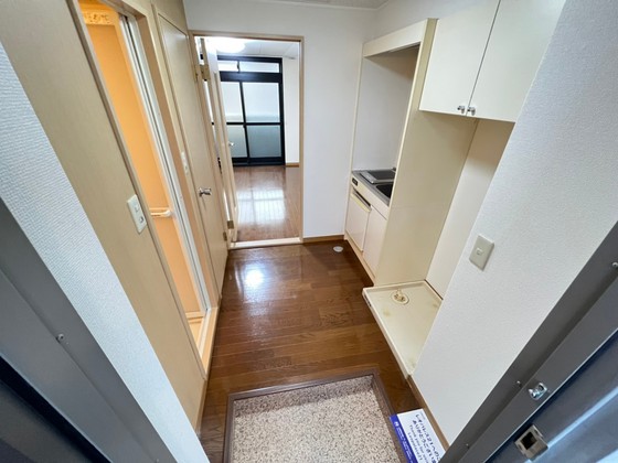 玄関　※別号室の写真です