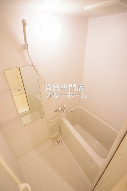 バス・シャワールーム　鏡のあるお風呂！