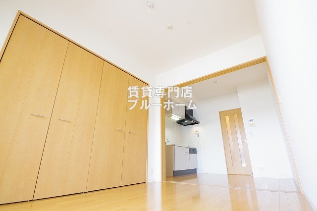 その他部屋・スペース　5.5帖の明るい洋室！