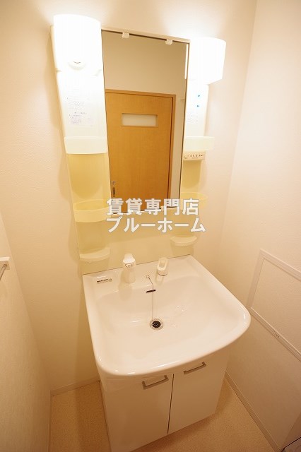 洗面設備　独立洗面台あります！
