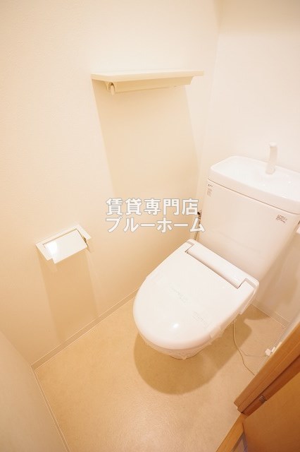 トイレ　ウォームレット付き！