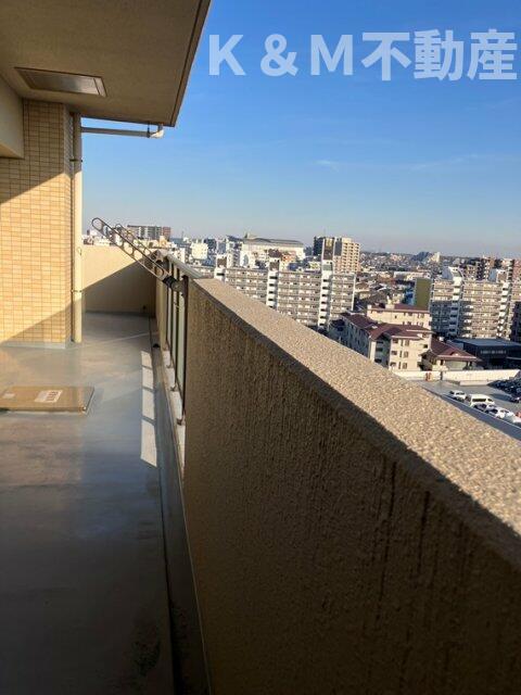 バルコニー　外からの目が気にならないバルコニーで洗濯物が干せます