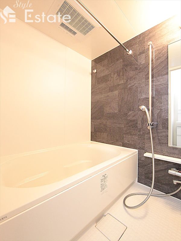 バス・シャワールーム　バスルーム