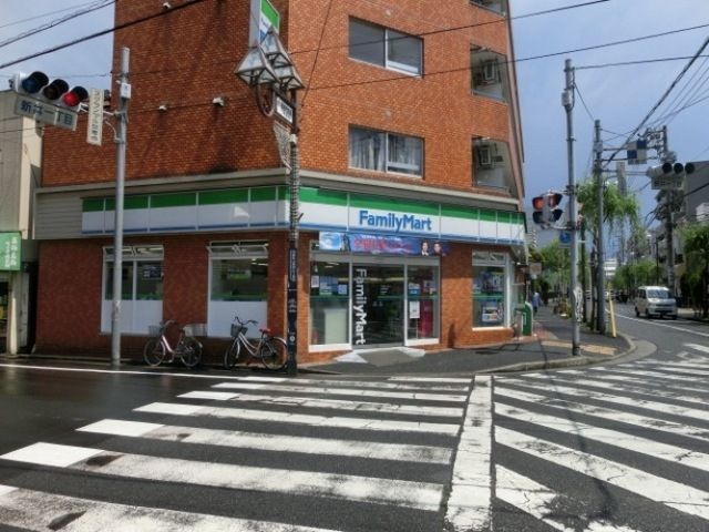 コンビニ　ファミリーマート 新井薬師店（コンビニ）まで20m