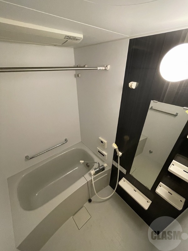 バス・シャワールーム　浴室乾燥機付き♪