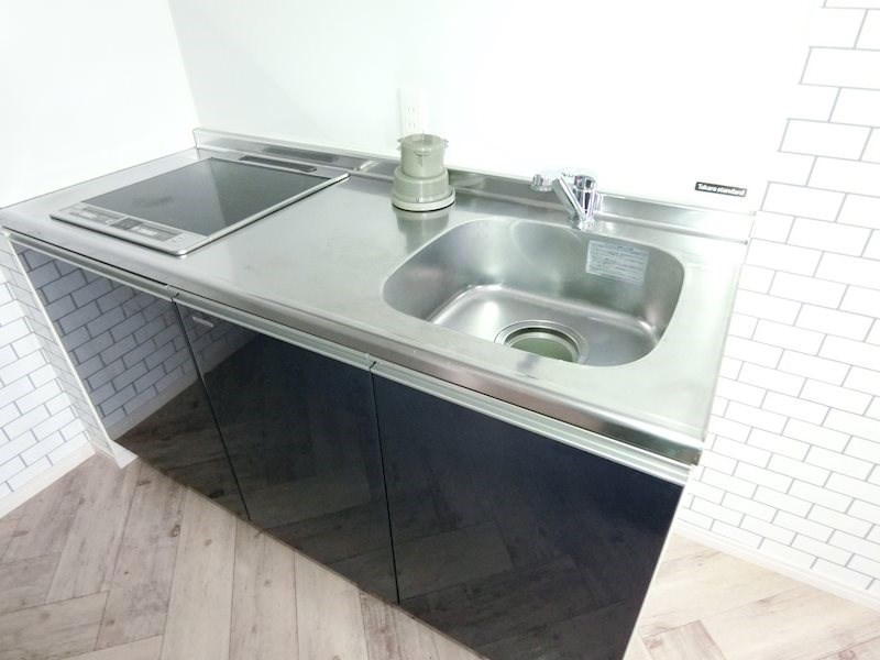 キッチン　※別タイプ参考写真です