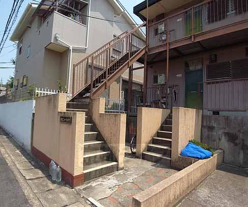 その他共有部分　洒落た階段です。