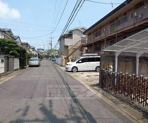 その他　前の道路です。