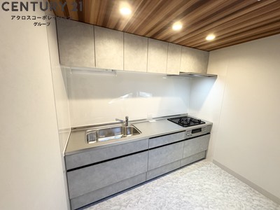 キッチン　収納スペース豊富なキッチンです。