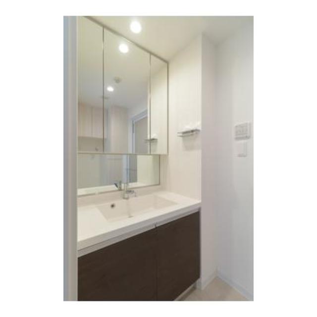 洗面設備　※写真は同タイプ住戸です。