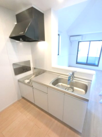 キッチン　＊システムキッチンとなります。