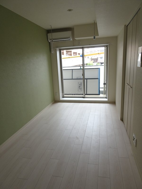 居室・リビング　203号室