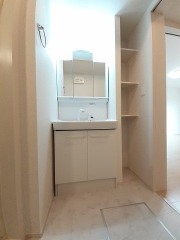 洗面設備　脱衣スペースもあります