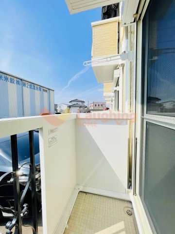 バルコニー　陽当たり良好なバルコニーです