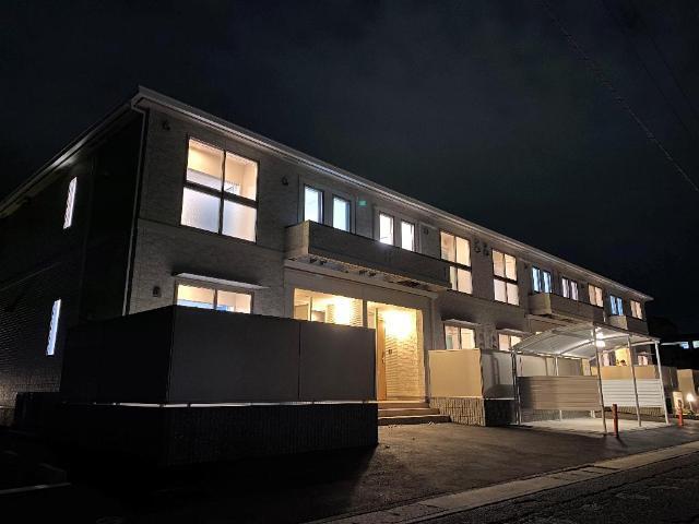 建物外観　外観写真（夜）