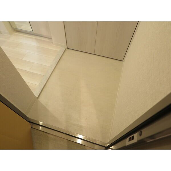 玄関　★見学予約受付中★