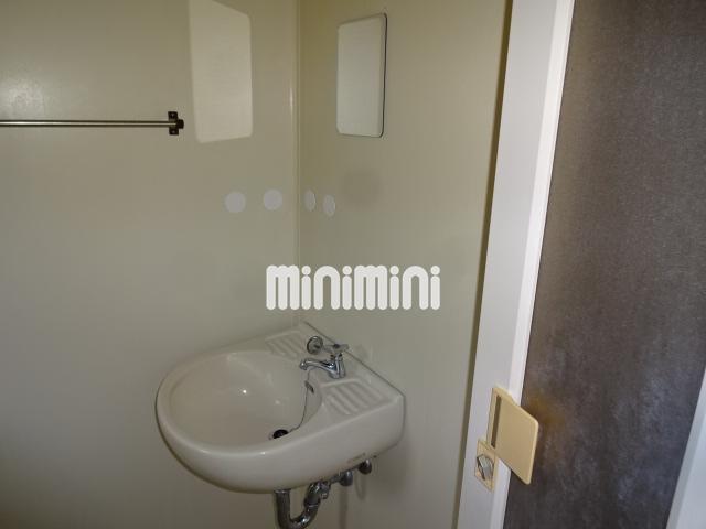 洗面設備　ユニットタイプの洗面スペースですよ。