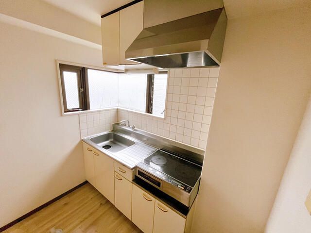 キッチン　別部屋参考写真です