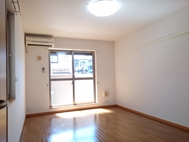 居室・リビング　エアコン付きで初期費用を抑えられます♪
