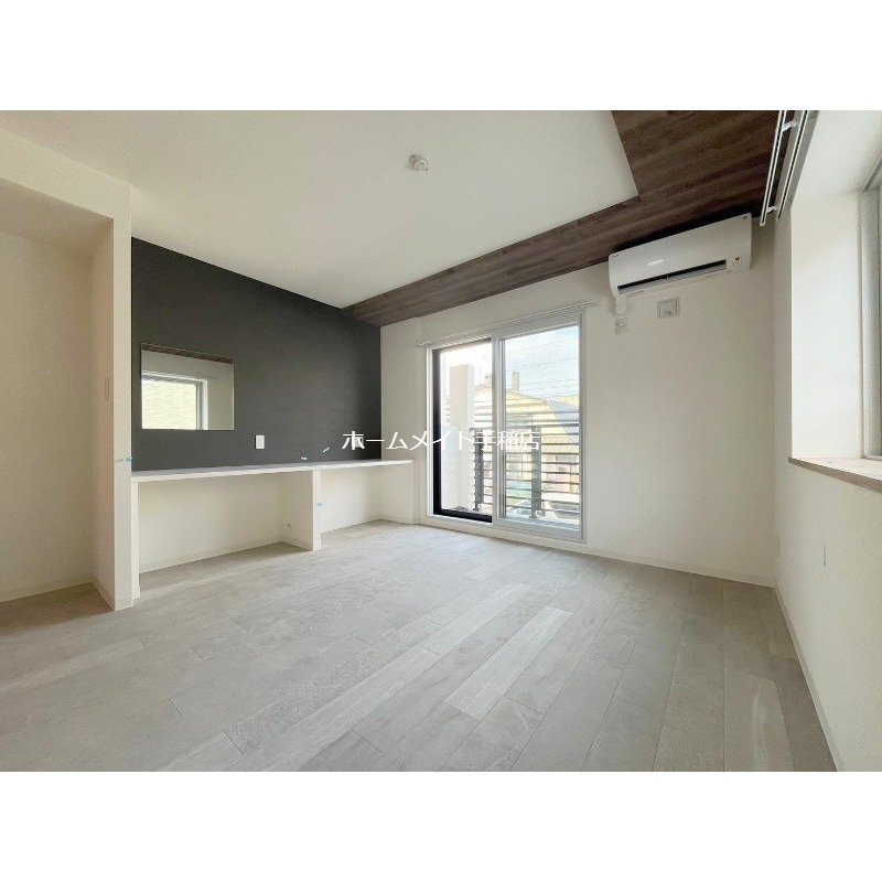 居室・リビング　明るく広々リビングスペース♪