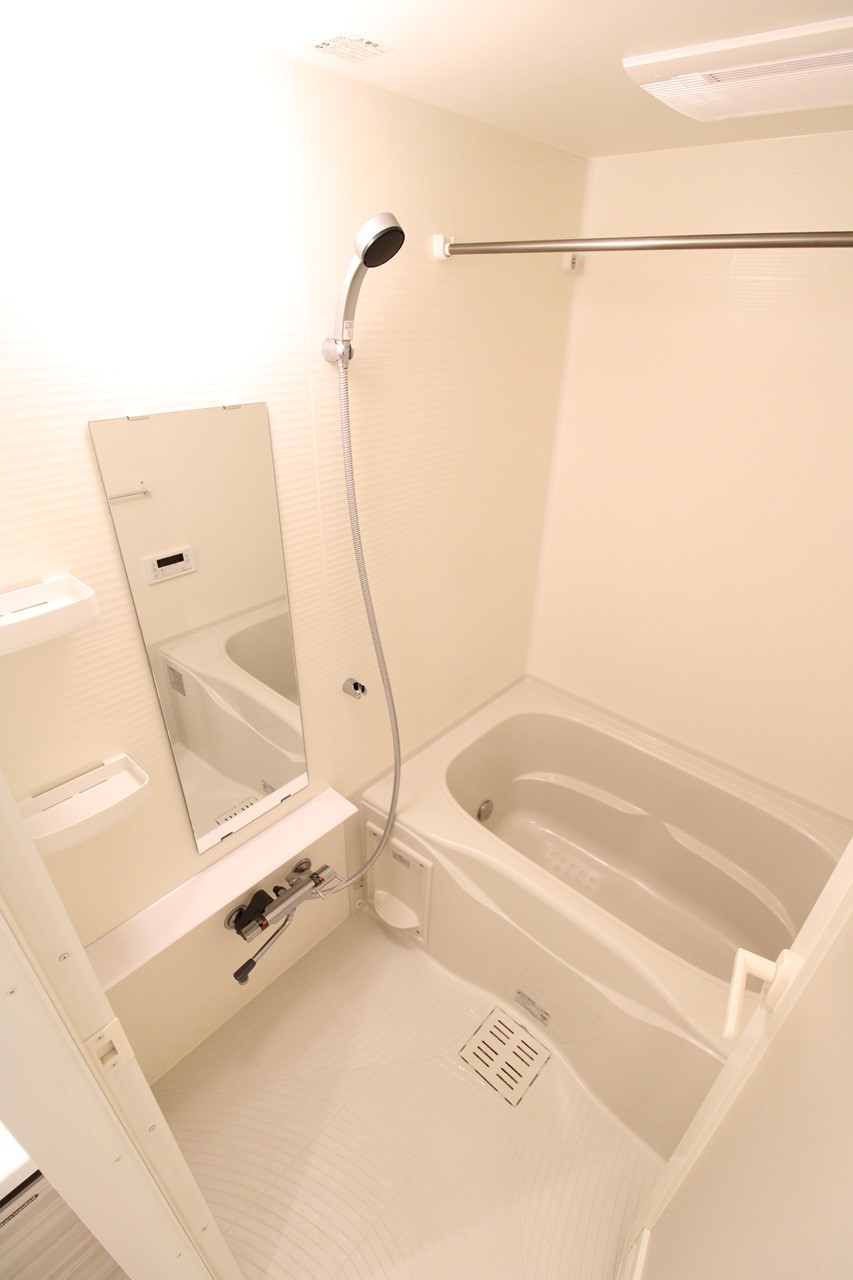 バス・シャワールーム　※同物件、別部屋の写真です。